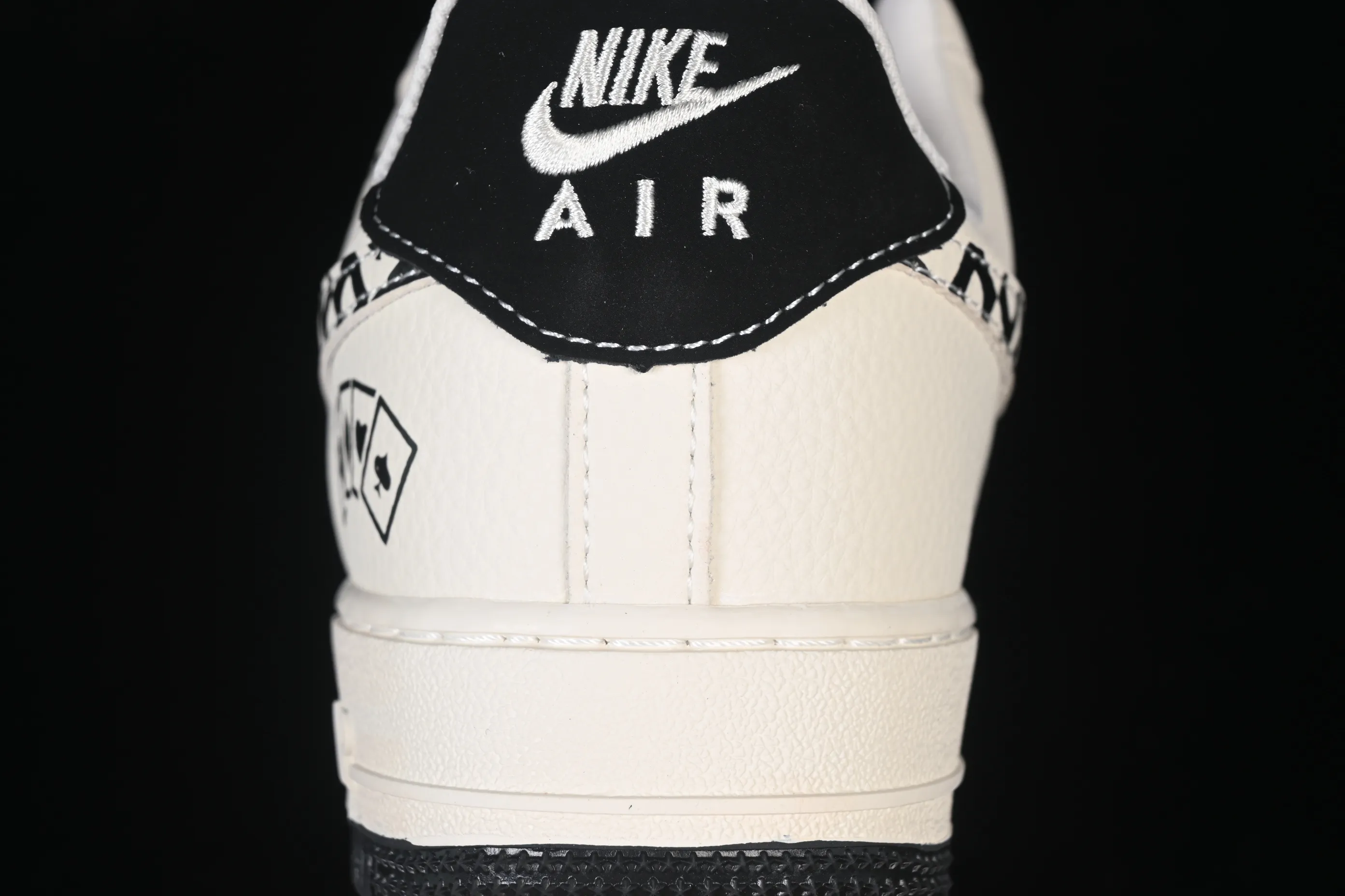 All categories Nk Air Force 1 Air Force series Nk Air Force 1 Low Air Force low-top Nike Air Force 1'07 Low Limited to the Year of the Horse, immediate success Air Force 1 low-top casual sneakers KJ1688-026